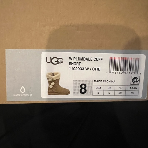 UGG Plumdale Cuff Short PomPom Boots Womens Size 8 Chestnut Color Style 1102933 - Picture 9 of 9